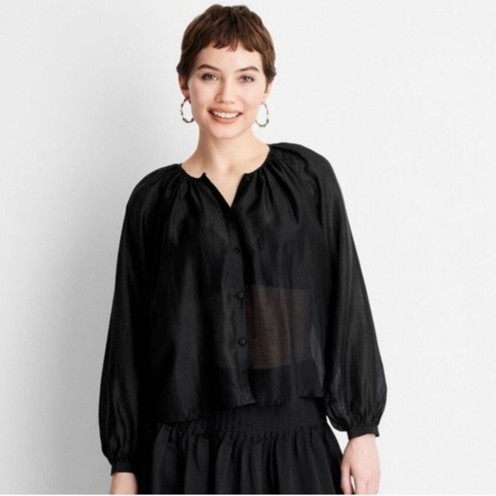 ✨️NWT FUTURE COLLECTIVE/ ELEGENT BLACK WOMENS TOP 🖤✨️